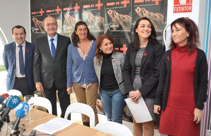 Ruiz Espejo y De la Torre en la casa de acogida de Asima