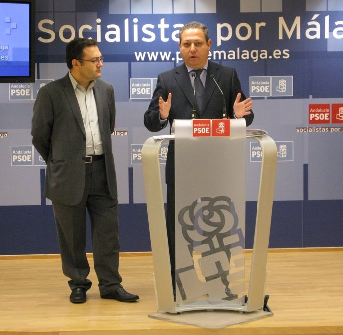 Los socialistas Miguel Ánge Heredia y Enrique Benítez