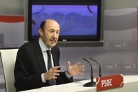 Rubalcaba busca afianzar su liderazgo interno en contactos con parlamentarios y cargos orgánicos
