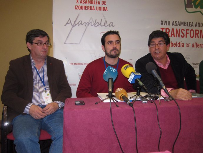Centella, Garzón y Valderas en rueda de prensa