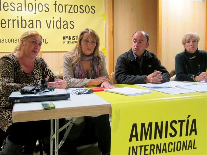 Mujeres de Puerta de Hierro (Madrid) narran su desalojo