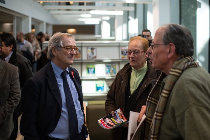 El alcalde, Xavier Trias, en la biblioteca Camp de l'Arpa-Caterina Albert