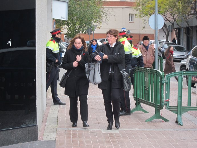 La alcaldesa de Montcada Mª.Elena Pérez llega al Juzgado. Operación Mercurio