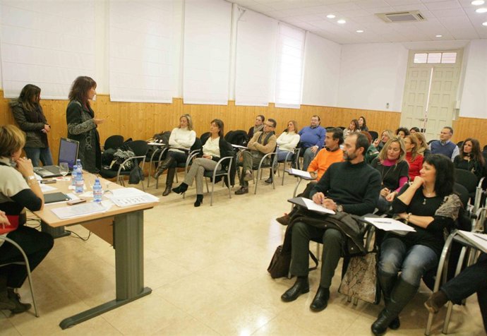 Taller para mediar entre consumidores y empresarios