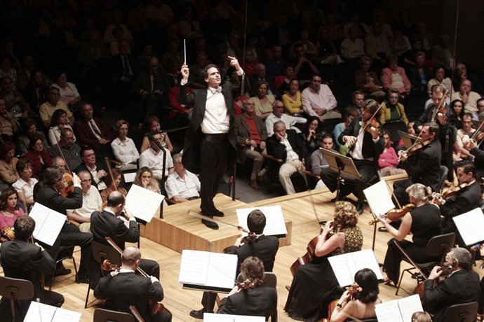 Yaron Traub y la Orquesta de Valencia