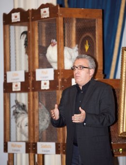 Leo Harlem presentará la subasta de este año