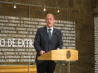 Extremadura pedirá al Estado una compensación por el impuesto a depósitos