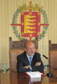 De la Riva advierte de que la falta de partidas para el Palacio de Congresos "no quiere decir" que desista del proyecto