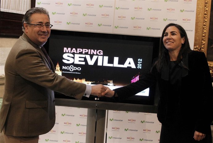 Zoido y Almanzor presentan el mapping de navidad