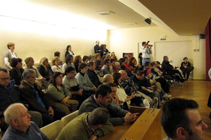 Discapacitados asisten al pleno extraordinario de Ayuntamiento