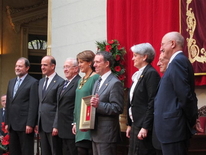 Entrega de la Medalla de Oro de Navarra a la UPNA.