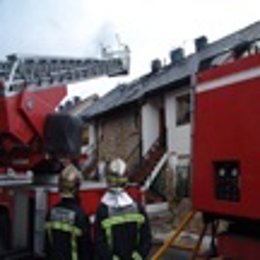 Bomberos de la Comunidad apagan el incendio de una chimenea