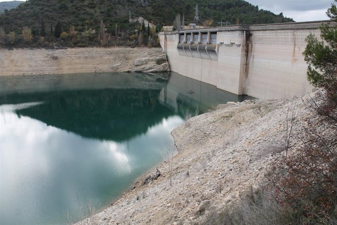 ENTREPEÑAS Y BUENDIA