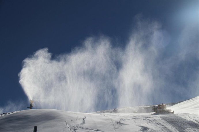 Sierra Nevada Prepara Pistas Y Módulos En Loma Dílar Para El Puente De La Consti