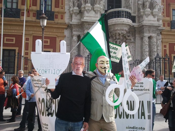 Protesta del SAF ante el Palacio de San Telmo