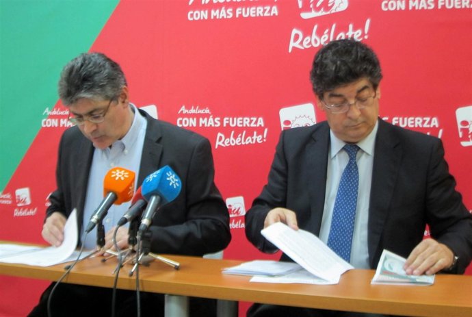 José Luis Pérez Tapias y Diego Valderas hoy en rueda de prensa en Sevilla