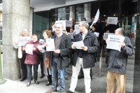 El BNG se moviliza en las sedes de NCG Banco y advierte de que "no va a bajar la cabeza" ante el "robo del ahorro"