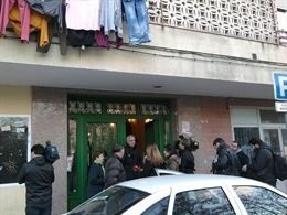 Portal del edificio en el que se produjo la muerte
