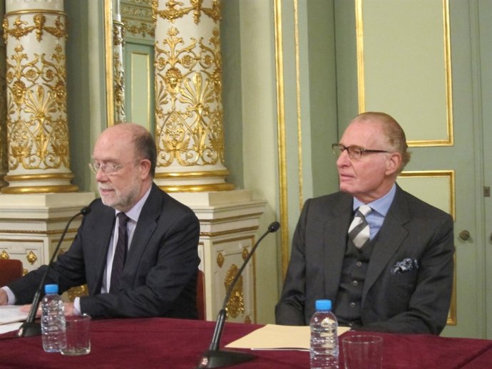 Jaume Graell (benefactor) y Ferran Puerta (Liceistes 4t i 5è pis)