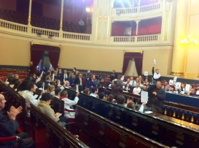Protesta de sanitarios madrileños en el Senado