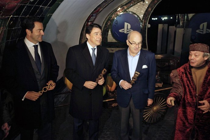 Ignacio González conoce la 'estación mágica de Worderbook'