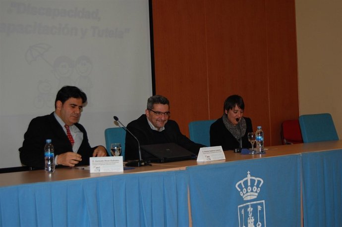 Inauguración de las jornadas a cargo del alcalde, en el centro