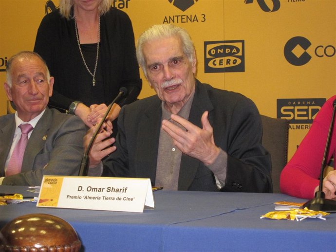 Omar Sharif, en rueda de prensa antes de recibir el  'Almería Tierra de Cine'