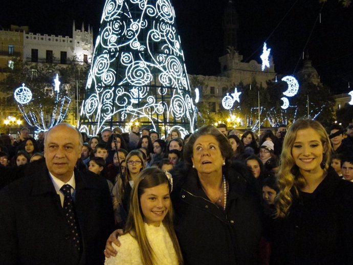Rita Barberá inaugura el alumbrado navideño de la ciudad