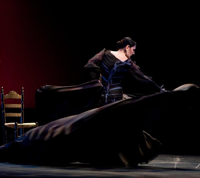 Representación de  danza en el Teatro Talia
