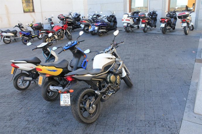 Motos, aparcamientos, zonas de aparcamiento