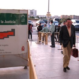 El exalcalde de Marbella Julián Muñoz entrando en los juzgados de Málaga