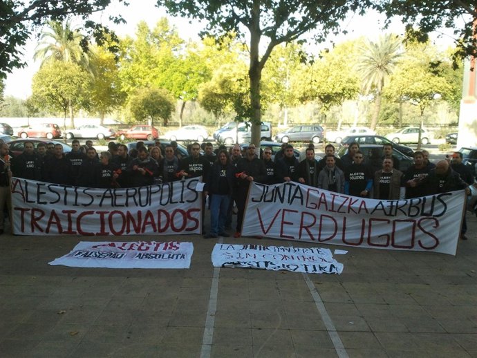 Concentración trabajadores Alestis Aerópolis.
