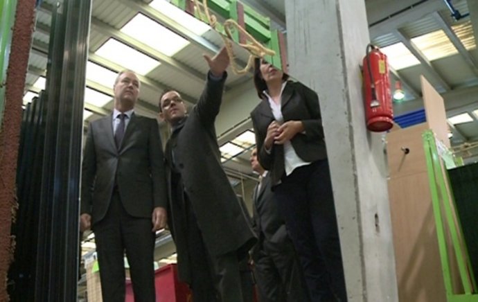 Fabra junto al director general del Grupo Royo y Carmen Martínez