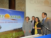 La consejera de Agroganadería anuncia un "año de recortes", aunque con prioridad a sectores productivos