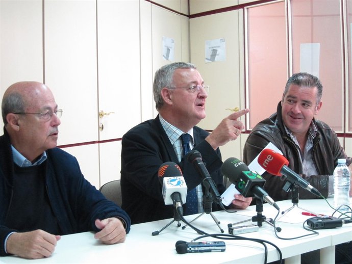 Segura, Caldera y Fumero, en rueda de prensa