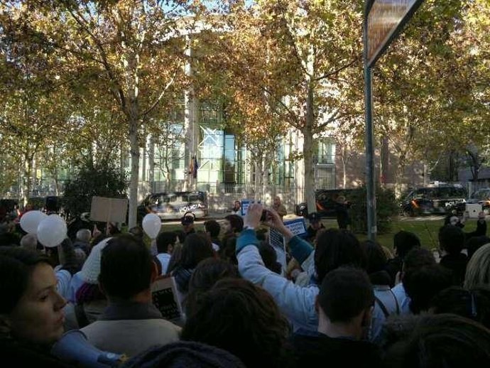 Concentración médicos Asamblea