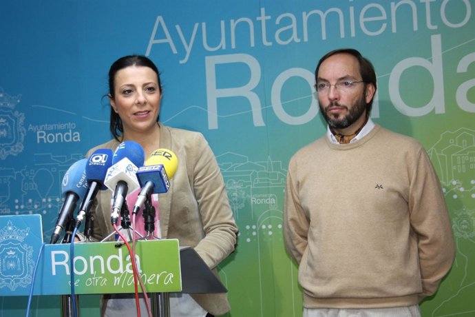 La alcaldesa de Ronda y el edil de Urbanismo