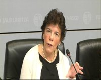 Celaá dice que la propuesta de Wert es "anticuada e intervencionista" 