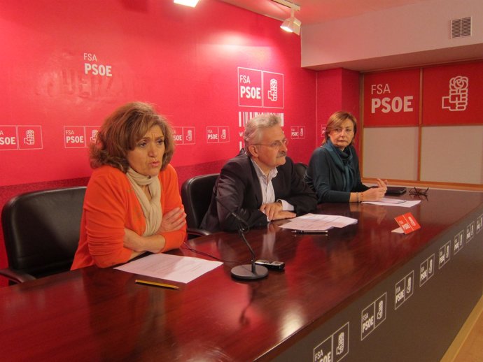 Por la izquierda, Carcedo, Trevín y Monteserín, en rueda de prensa.