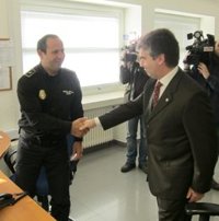 Cosidó admite que las plazas convocadas son "insuficientes" para cubrir bajas pero subraya que la cobertura "es buena"