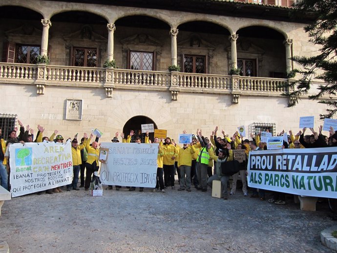 Manifestación trabajadores Ibanat y Espais de Natura