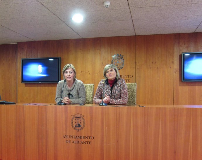 Castedo y Asunción Sánchez Zaplana en rueda de prensa