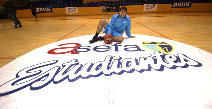 Carl English Asefa Estudiantes 