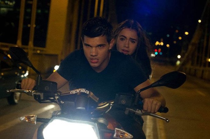 'Sin Salida', Con Taylor Lautner
