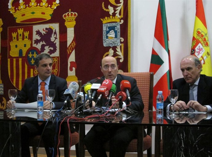Carlos Urquijo Y Subdelegados De Gipuzkoa Y Bizkaia