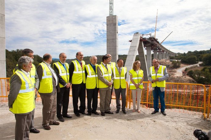 Ana Pastor Visita Obras Del AVE A Galicia