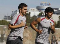 Fútbol.- Fernando Gago (Valencia) sufre una rotura fibrilar en el adductor medio