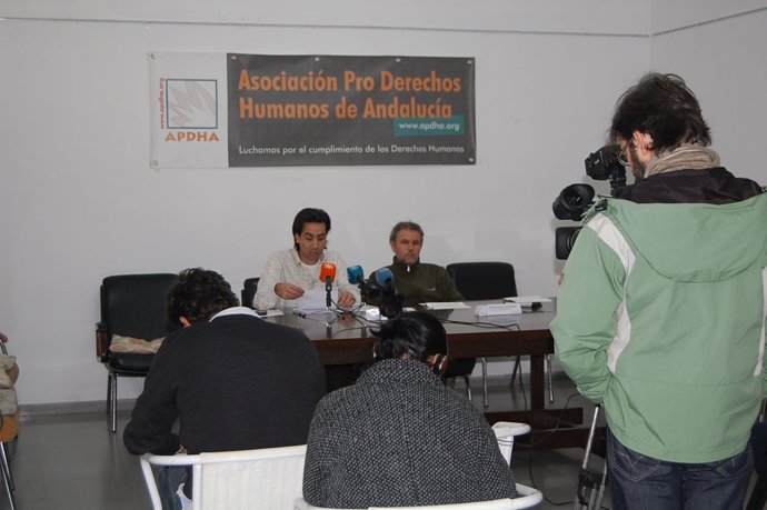 Apdha advierte de que las políticas frente a las crisis "quebrantan" DDHH