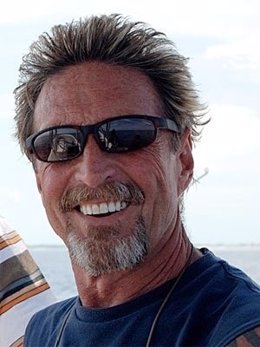 Empresario John McAfee