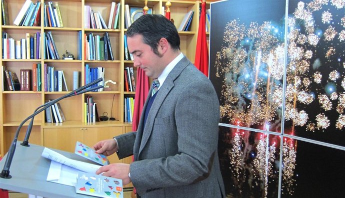 El concejal Rafael Gómez presenta el programa de las fiestas de Navidad y Reyes
